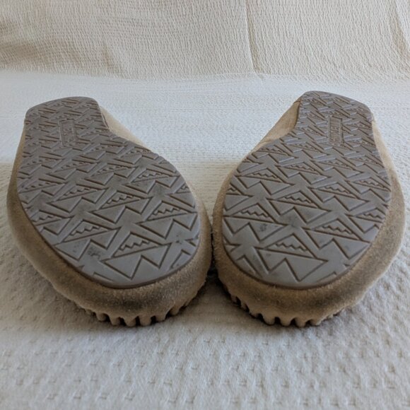 Minnetonka Suede Cally Slippers - Picture 8 of 8